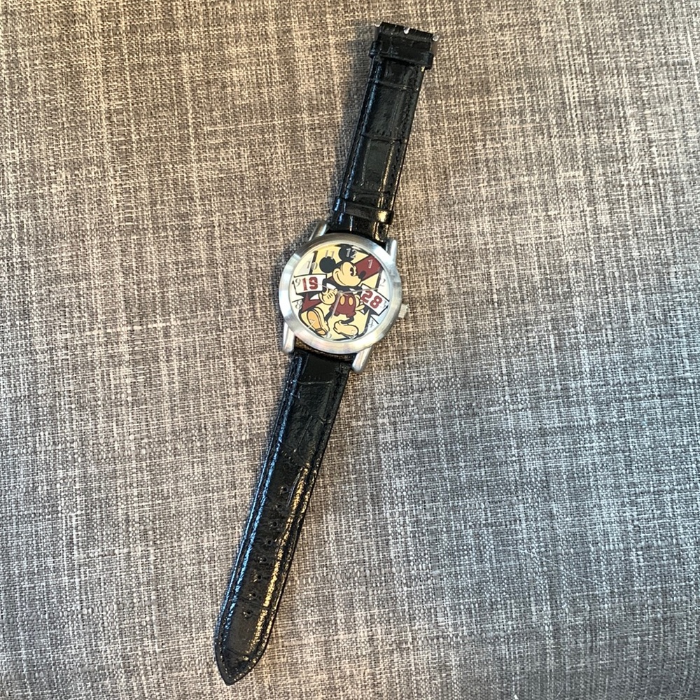 Mens Mickey Mouse watch - Disney Parks Authentic limited release